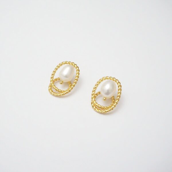 Gold Pearl Earrings