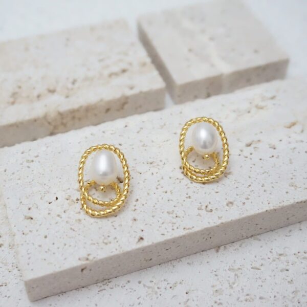 Gold Pearl Earrings