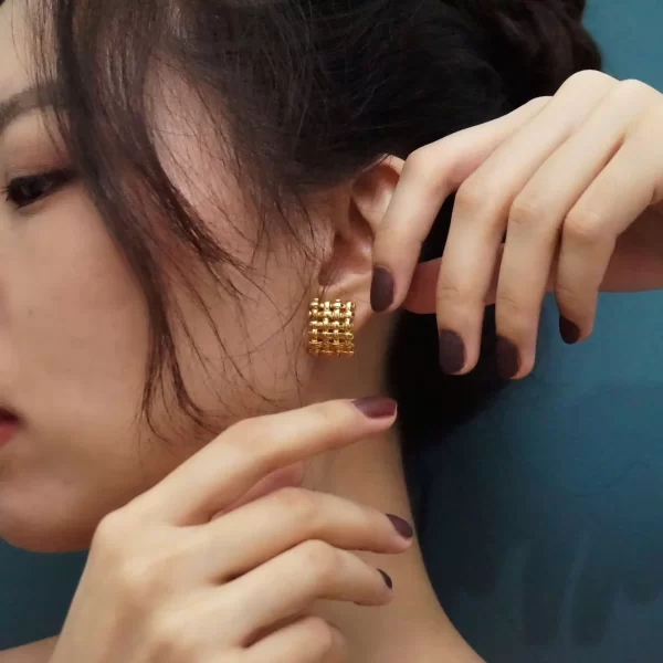 gold square earrings