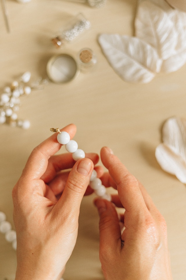 moonstone bead necklace