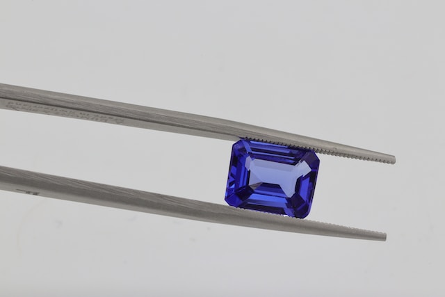 december birthstone tanzanite