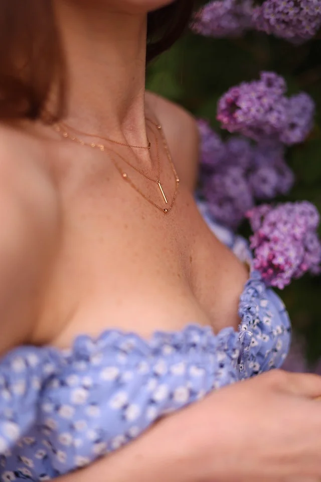 necklace for strapless dress