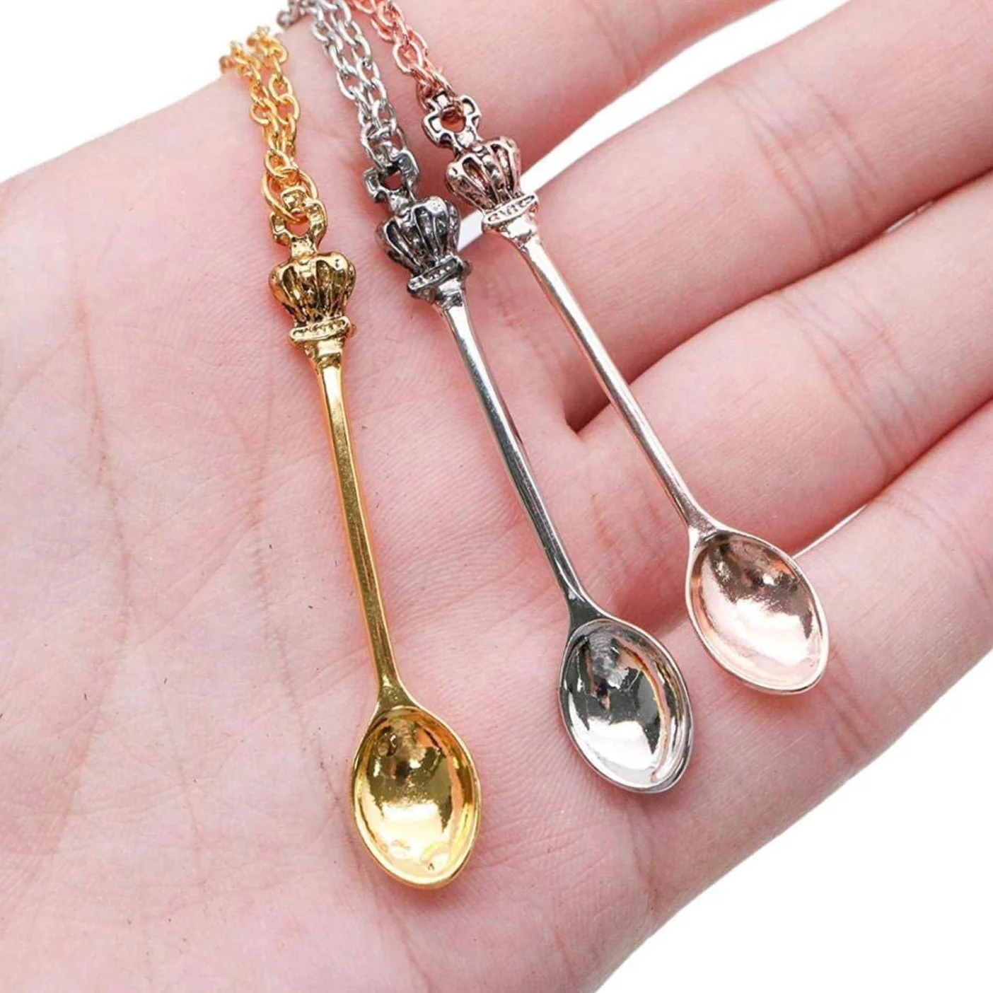 what does a spoon necklace mean