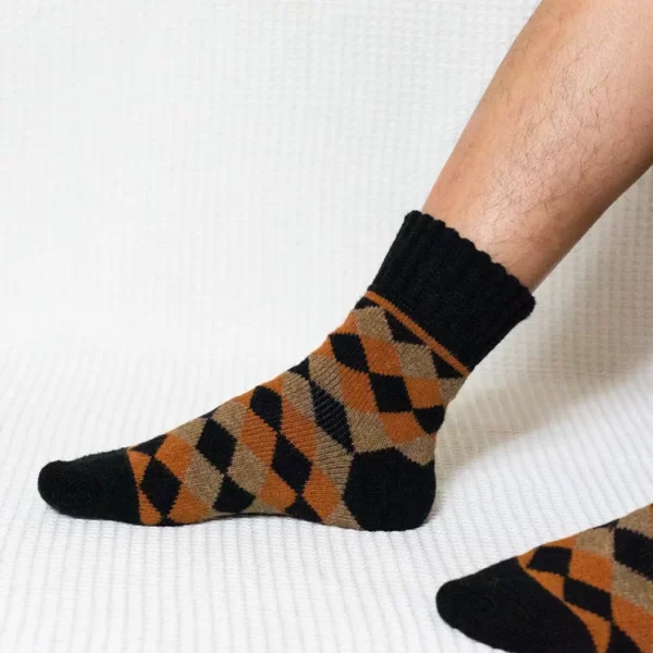 Black Diamond Pattern Quarter Wool Socks for Men