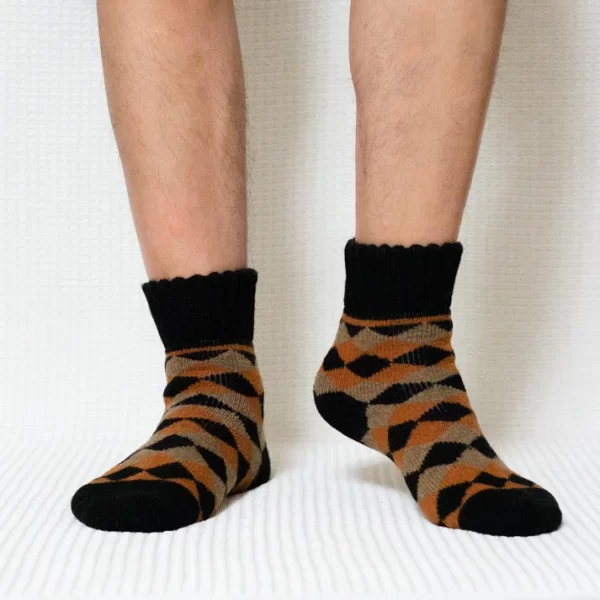 Black Diamond Pattern Quarter Wool Socks for Men