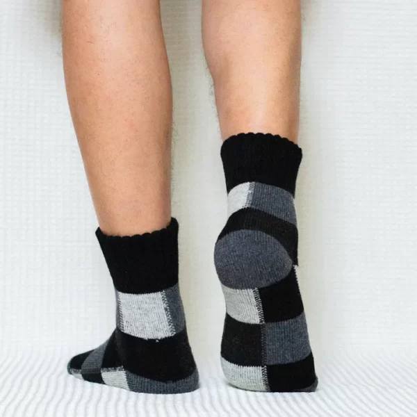 Black Colored Plaid Quarter Wool Socks for Men