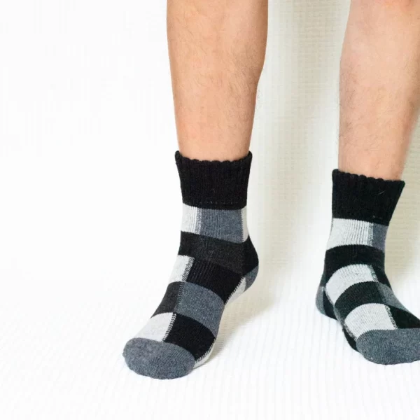 Black Colored Plaid Quarter Wool Socks for Men