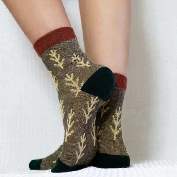 Embroidered Leaf Quarter Wool Socks for Women