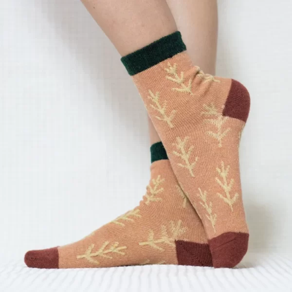 Embroidered Leaf Quarter Wool Socks for Women