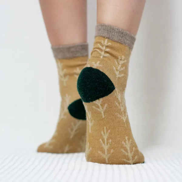 Embroidered Leaf Quarter Wool Socks for Women