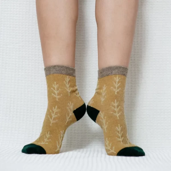 Embroidered Leaf Quarter Wool Socks for Women