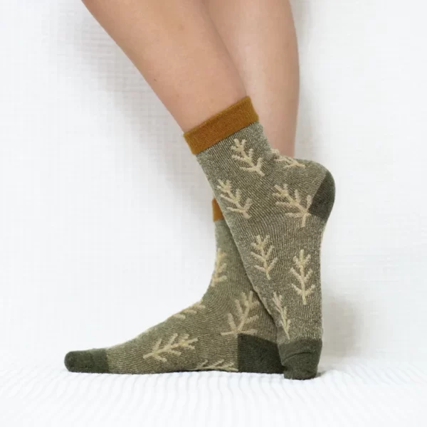 Embroidered Leaf Quarter Wool Socks for Women