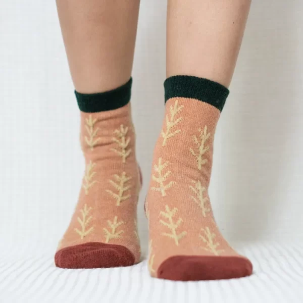 Embroidered Leaf Quarter Wool Socks for Women