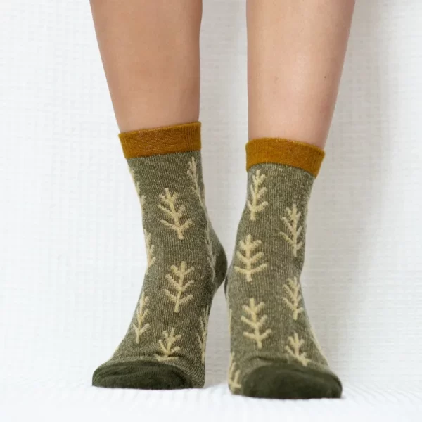 Embroidered Leaf Quarter Wool Socks for Women