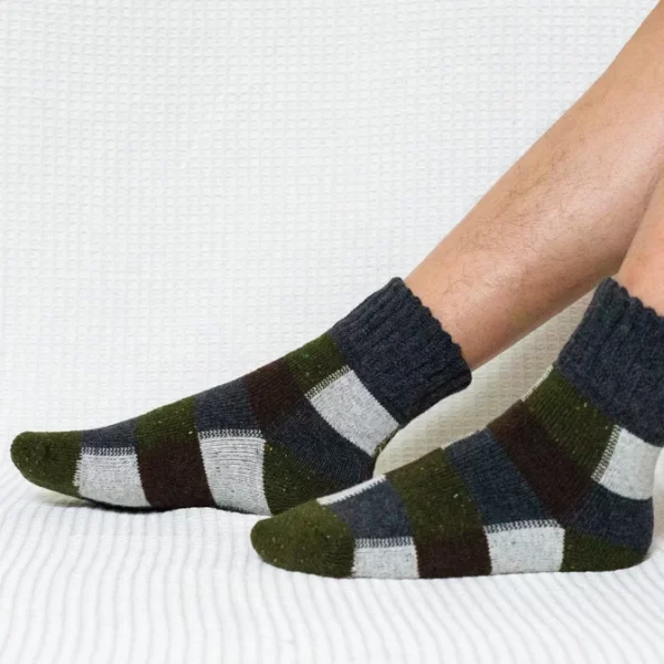 Grey Colored Plaid Quarter Wool Socks for Men