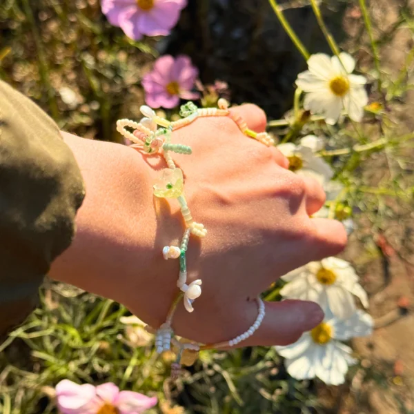 handmade dainty green flower bead necklace